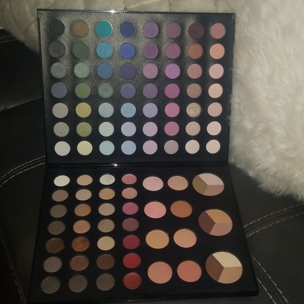 eye shadow pattlet